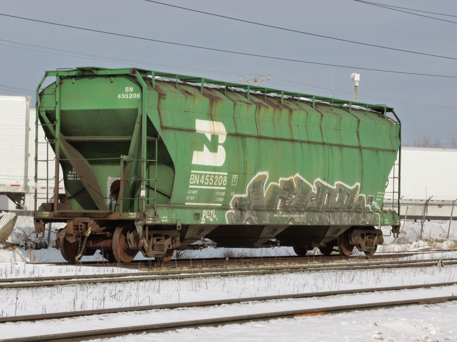 Eddie's Rail Fan Page A former Burlington Northern Railroad covered